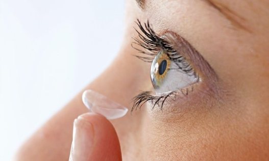 using contact lenses