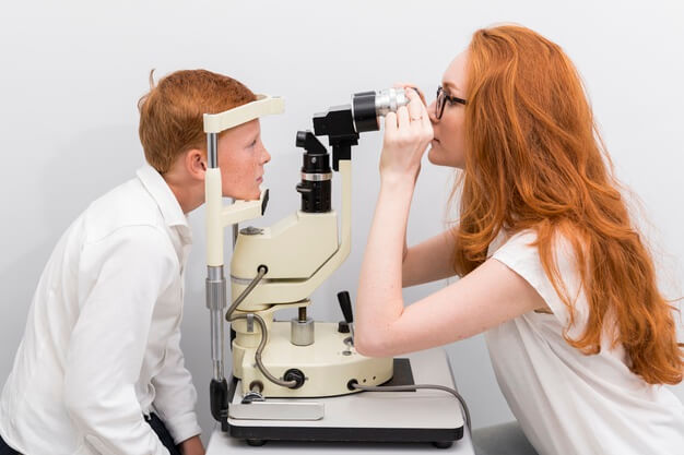 type of eye doctors